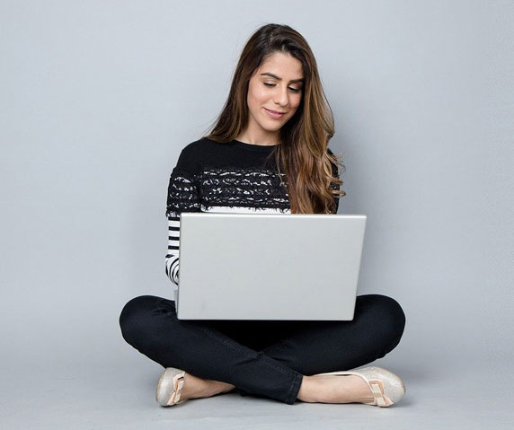 laptop-girl